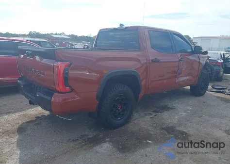 2024 Toyota Tundra Hybrid Trd Pro 4Wd z USA, uszkodzony, nr VIN 5TFPC5DB9RX045098